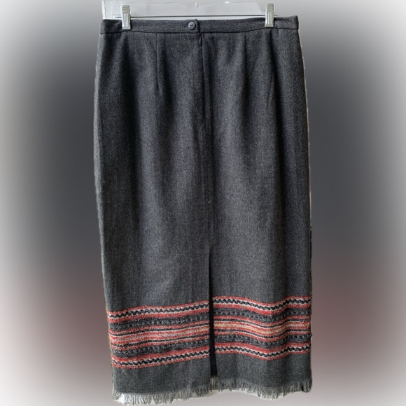 Embroidered wool skirt with fringe liner, size 12 from SAG HARBOR - Picture 2 of 6